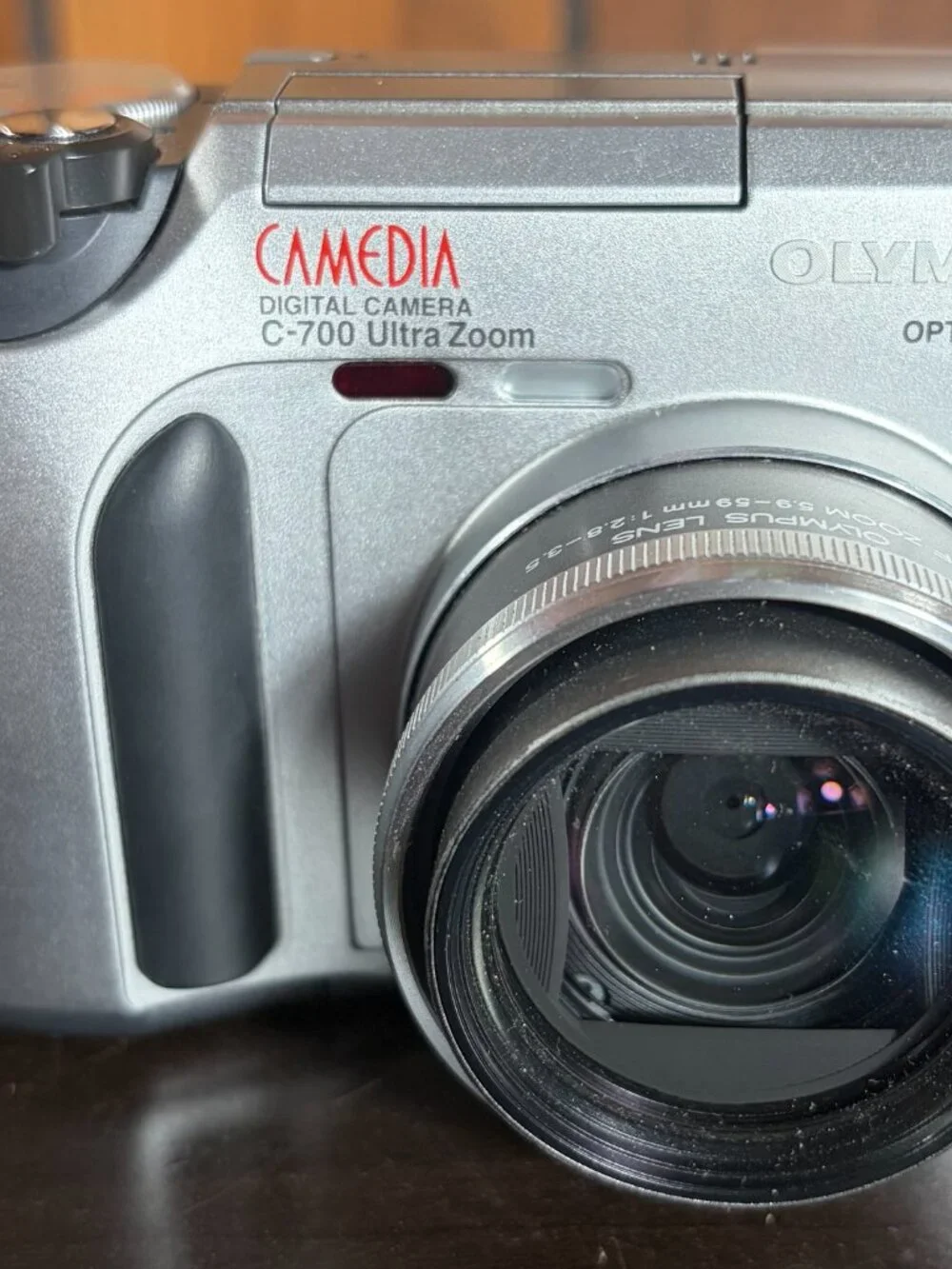 Olympus CAMEDIA C-700 Ultra Zoom 3.0MP Digital Camera w/ Case Silver - UNTESTED
